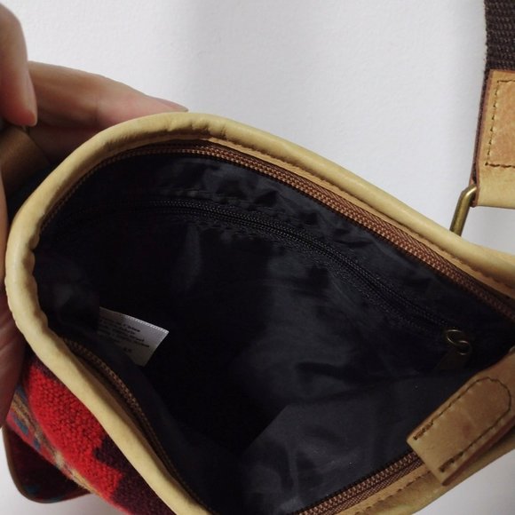 Pendleton Red and Blue Crossbody Bag - Picture 6 of 8